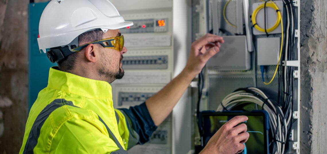 Métiers Manuels exemple : électricien